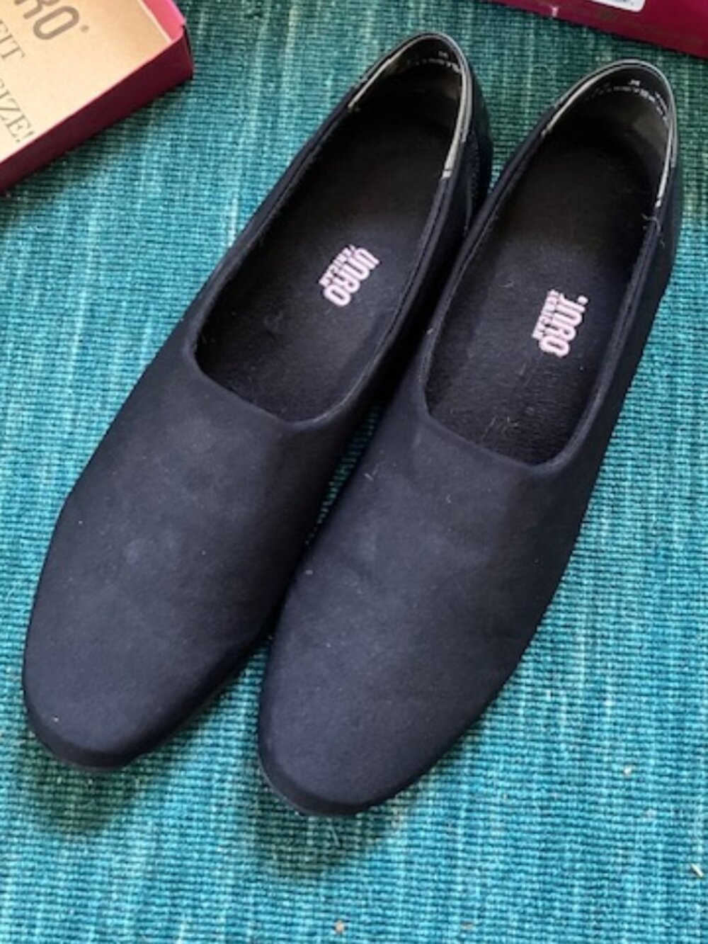 Dress shoes. Munro American